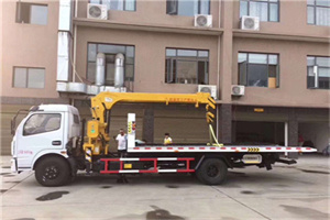 庐山附近汽车轮胎更换